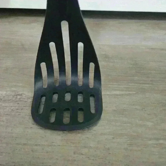 Tupperware  Utensil Masher 7782A - Black and Yellow - Product of Mexico - Picture 6 of 7